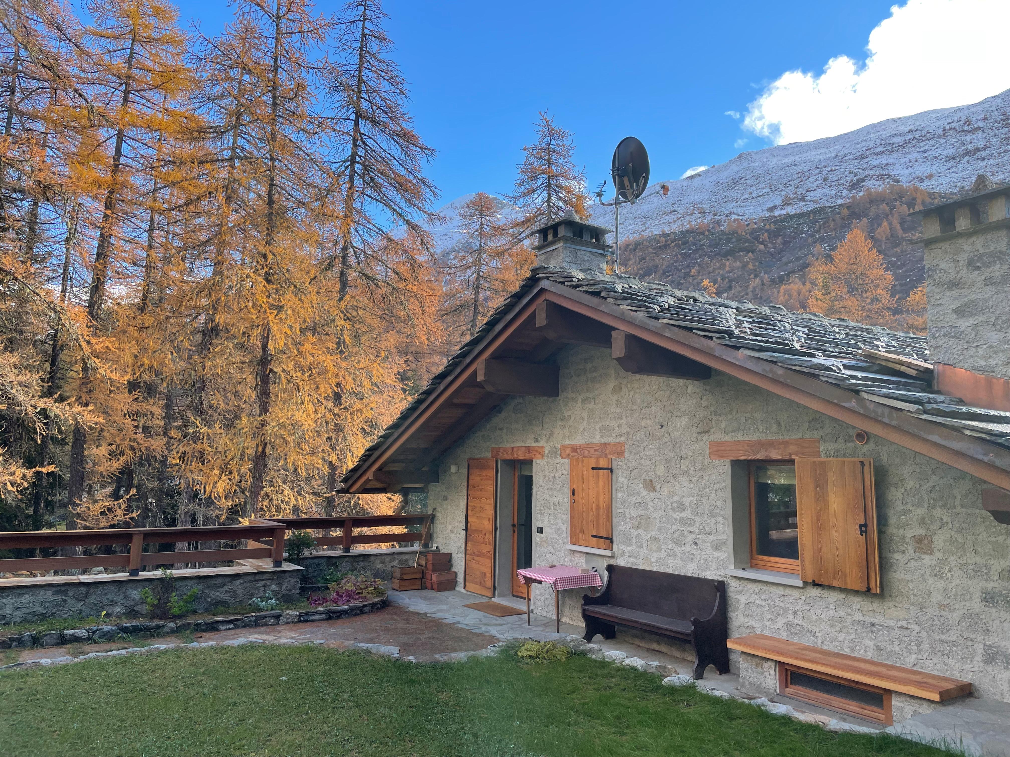 Lo Chalet con le montagne sullo sfondo